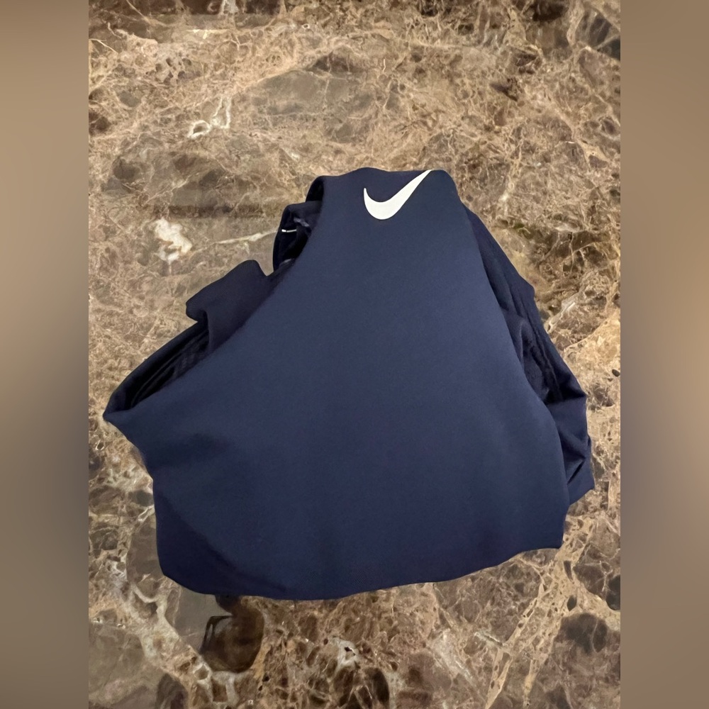 NIKE Navy Adjustable Straps Effortless Essential Scoop Neck Midkini Swimsuit Top - Picture 9 of 11